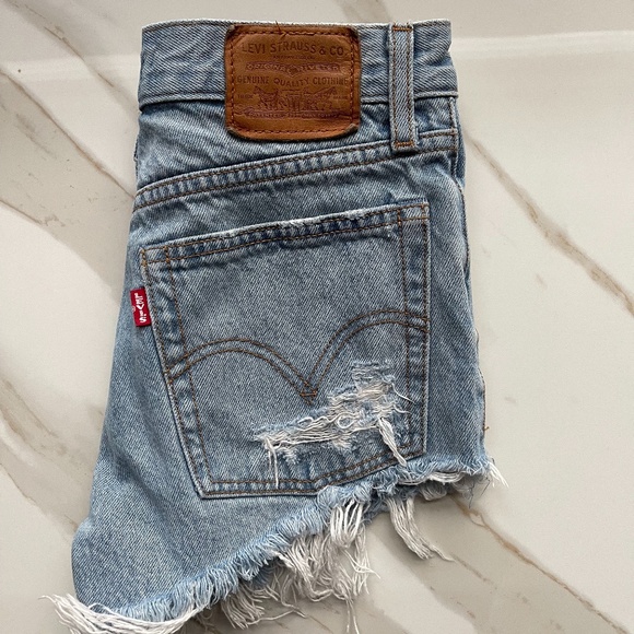 Levi's Distressed High Waisted Cut-Off Shorts - Picture 4 of 5